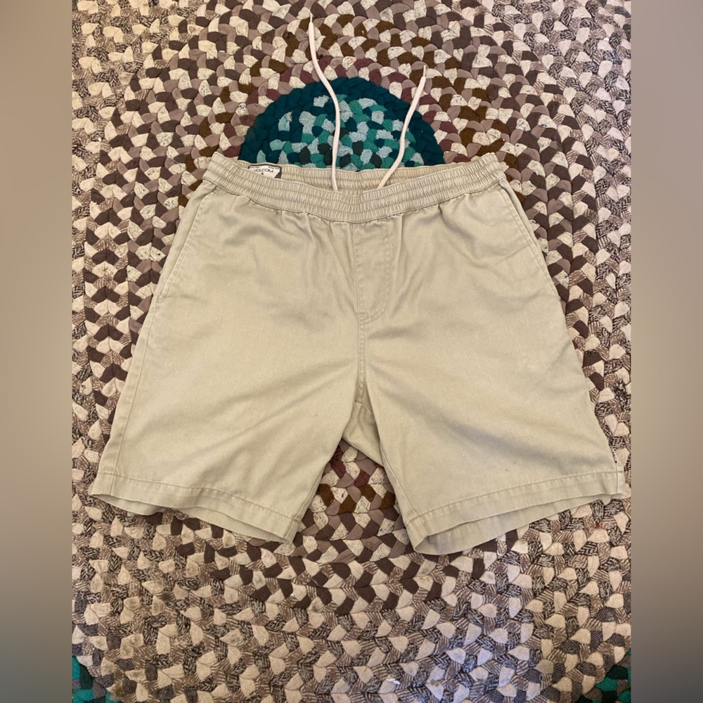 Volcom tan shorts